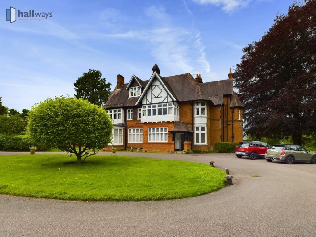 2 bedroom flat for sale in Longshaw, Hazelwood Lane, Chipstead