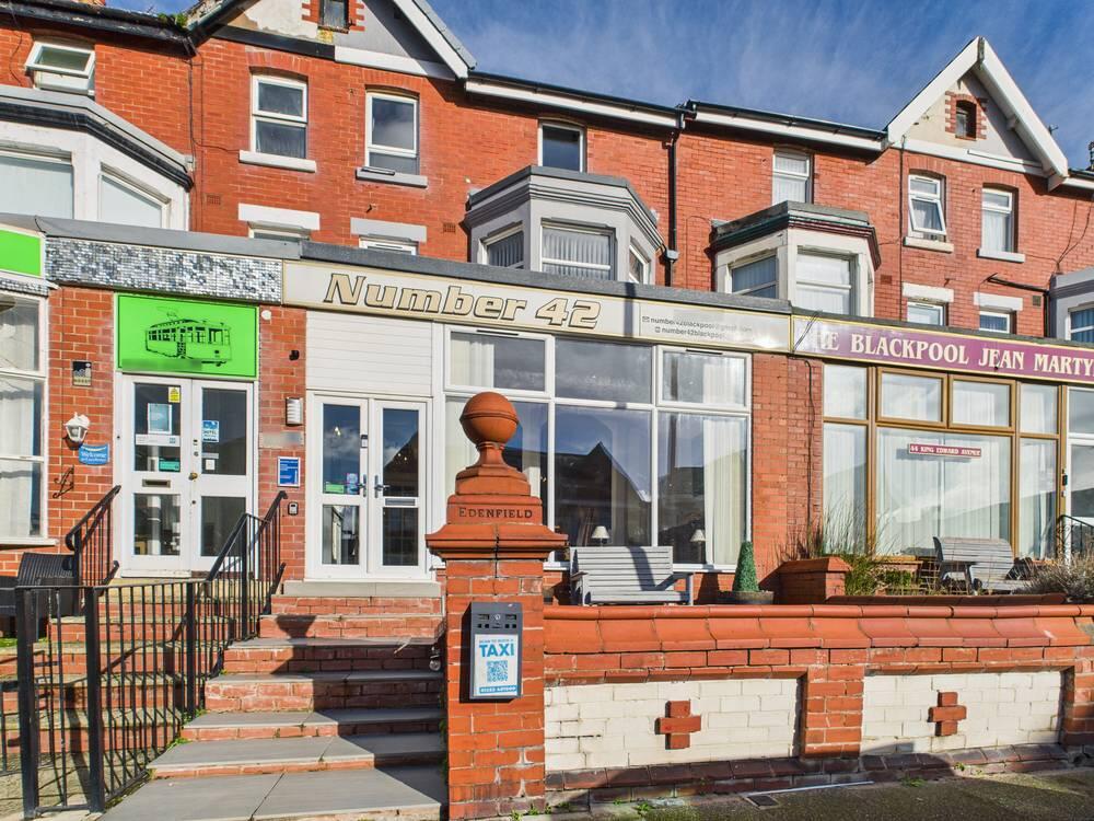 Main image of property: 42 King Edward Avenue, Blackpool, FY2 9TA
