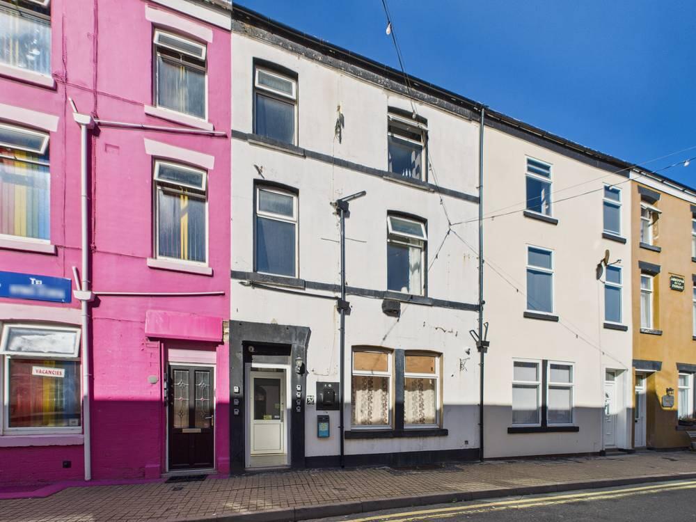 Main image of property: 32 Bairstow Street, Blackpool, FY1 5BN