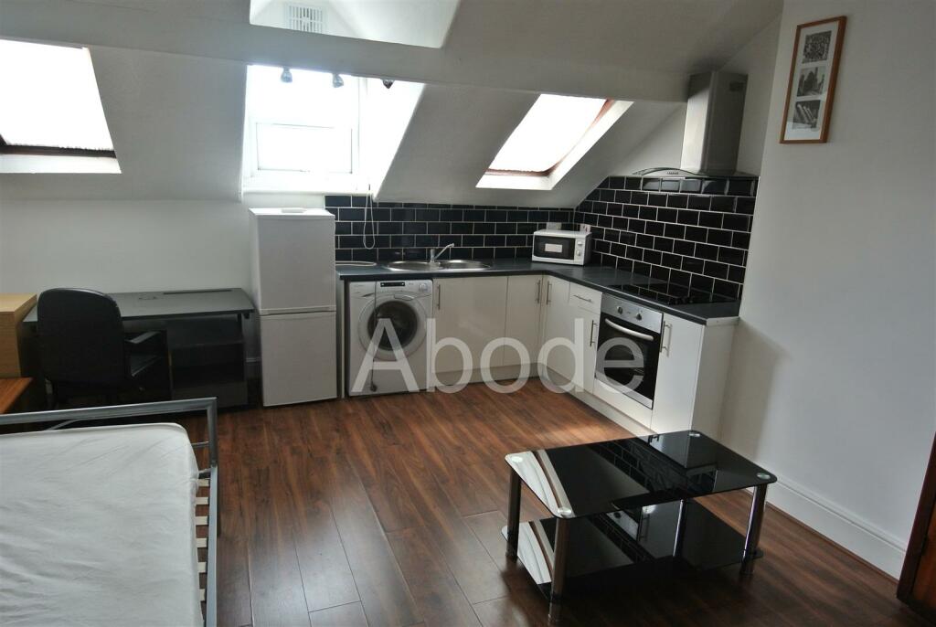 1 bedroom flat for rent in Flat 6 - 163 Hyde Park Road, Hyde Park, Leeds, LS6