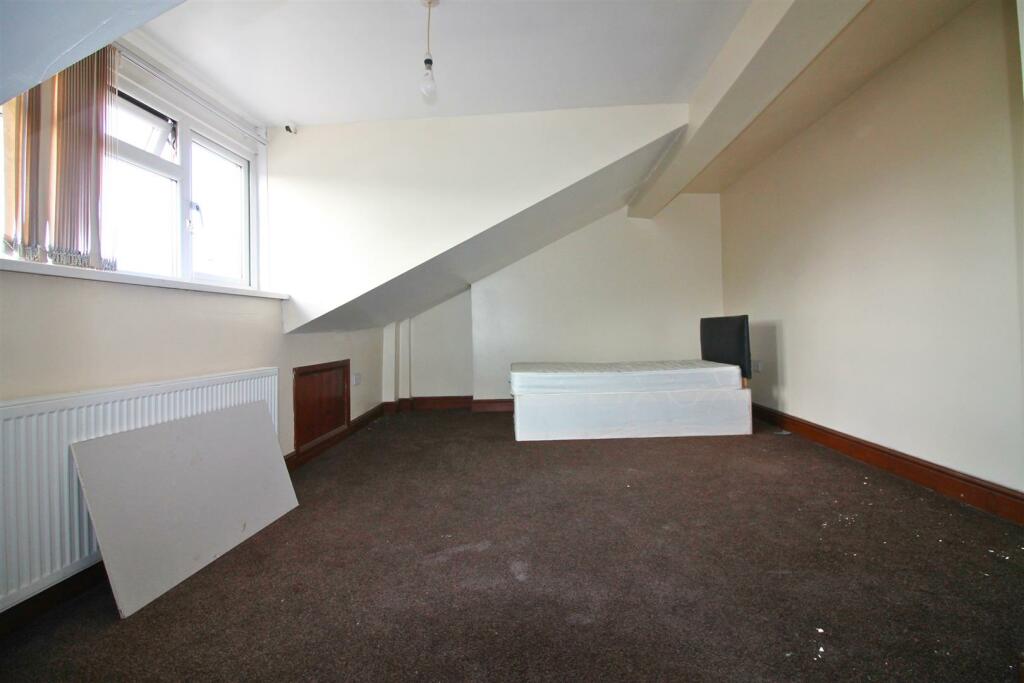 Additional property image - Gaythorne Road, Bradford