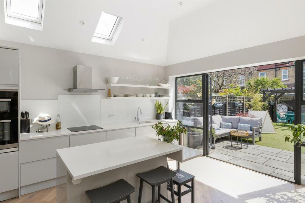 Main image of property: Ravensbury Road, Earlsfield, London, SW18