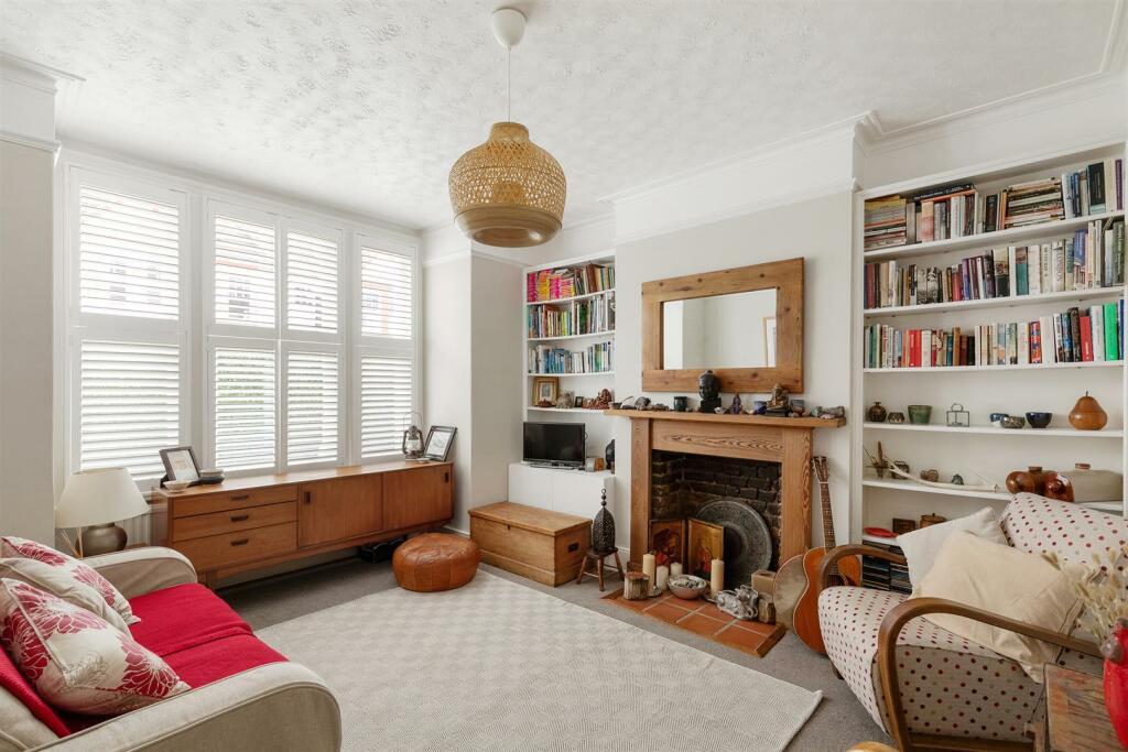 Main image of property: Quinton Street, Earlsfield, London, SW18