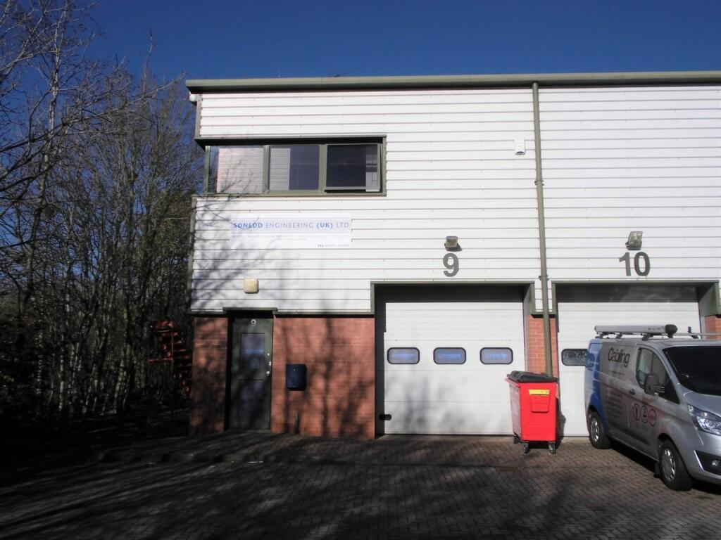 Light industrial facility to lease in Unit 9, Glenmore Business Centre