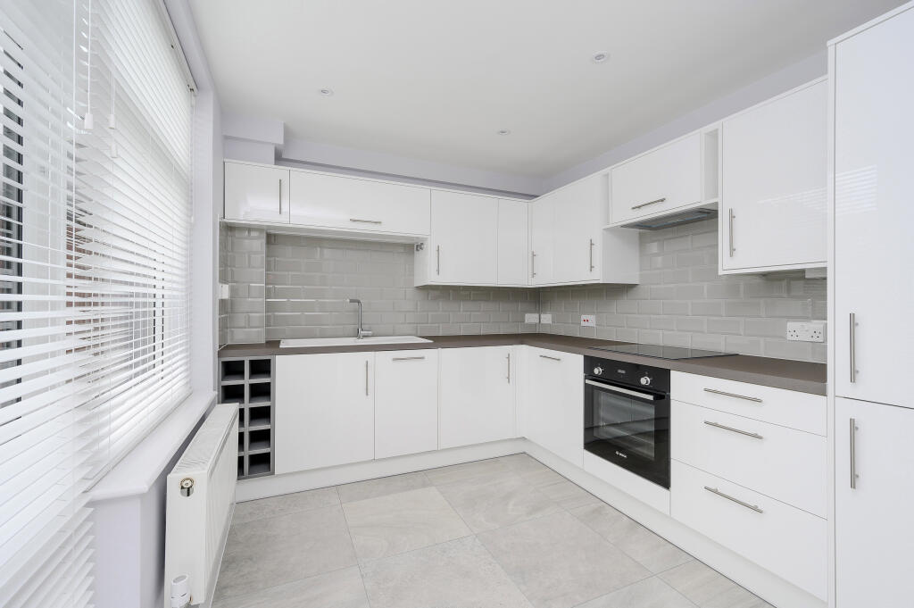 Main image of property: Manningtree Close, Southfields, London, SW19