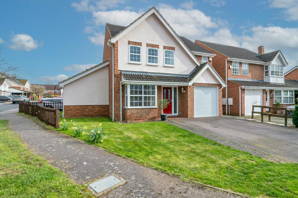 4 bedroom detached house for sale in Quinn Way, Letchworth Garden City, SG6