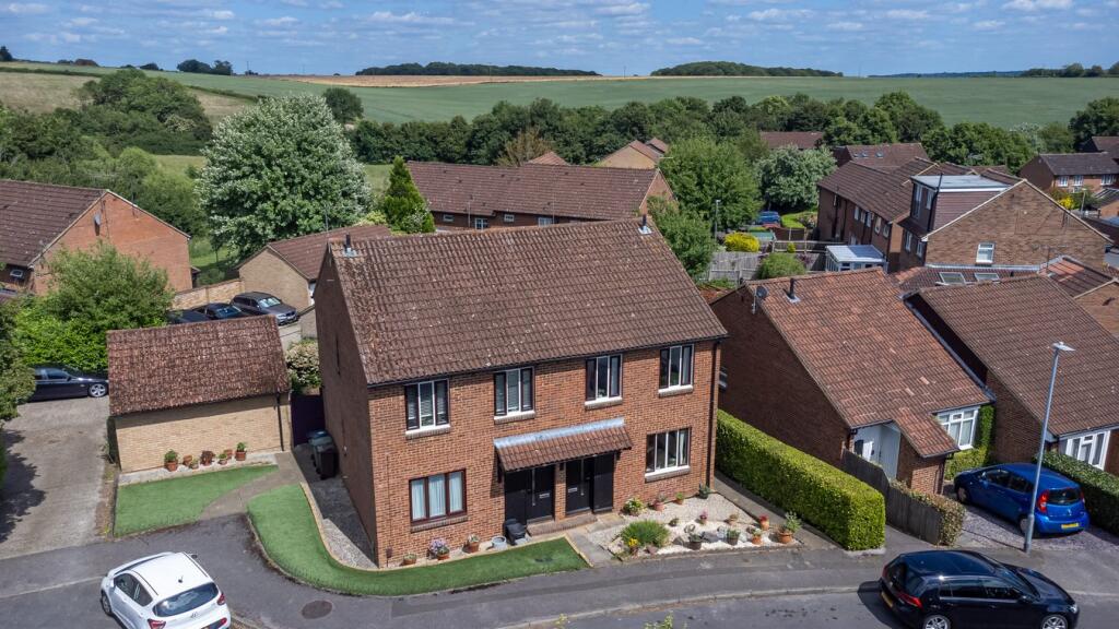 Main image of property: Beverley Gardens, St Albans, AL4