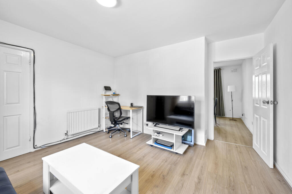 Main image of property: Linkway, London, SW20