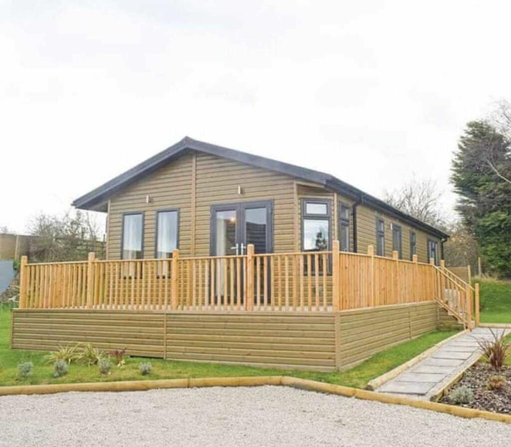 2 bedroom lodge for sale in Overseal, Derbyshire, DE12 6ND, DE12