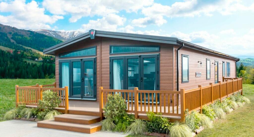 2 bedroom lodge for sale in Bewholme, East Yorkshire, YO25 8DT, YO25