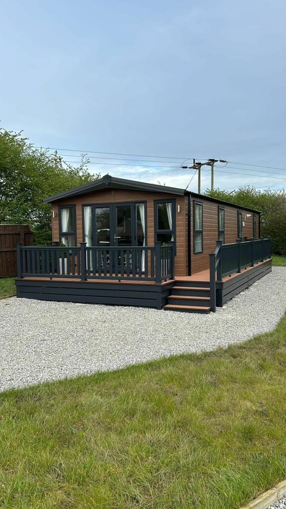 2 bedroom lodge for sale in Hornsea Road, Great Hatfield, HU11 4AZ, HU11