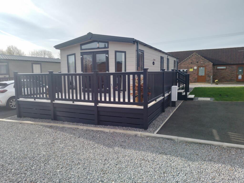 2 bedroom lodge for sale in Yafforth Road, Northallerton, DL7 0LQ, DL7