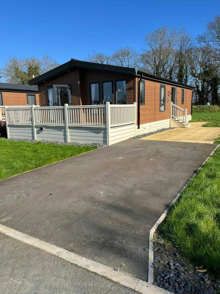 2 bedroom lodge for sale in Gilberdyke, East Riding of Yorkshire, HU15