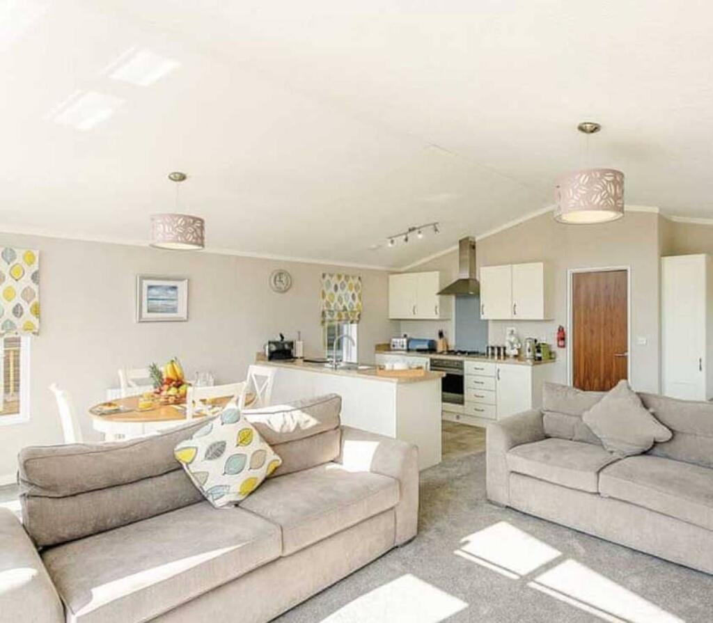 Additional property image - Overseal, Derbyshire, DE12 6ND