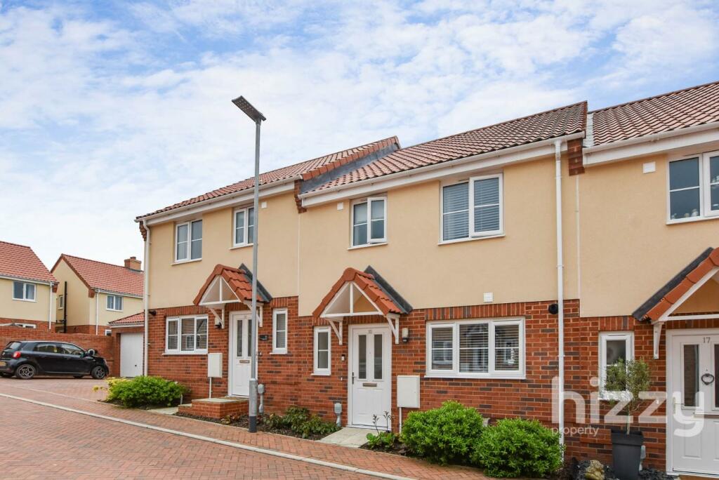 2 bedroom terraced house for sale in Hudson Way, Hadleigh, IP7
