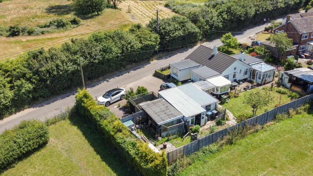 3 bedroom detached bungalow for sale in Newbourne Road, Waldringfield, IP12