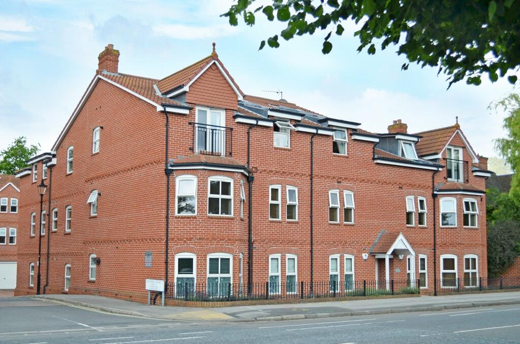 2 bedroom flat for rent in Samian House, Tadcaster Road, York, YO24