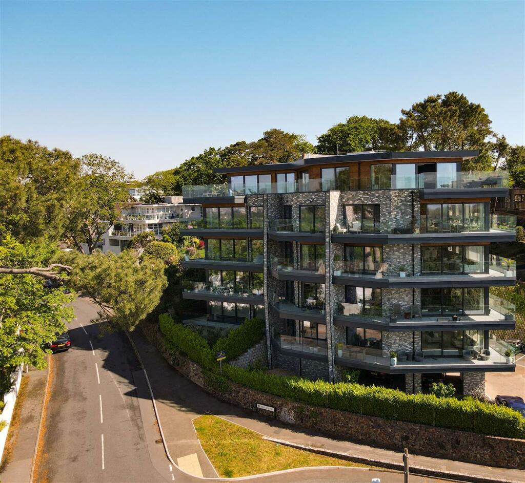 2 bedroom flat for sale in Alton Road, Poole, BH14