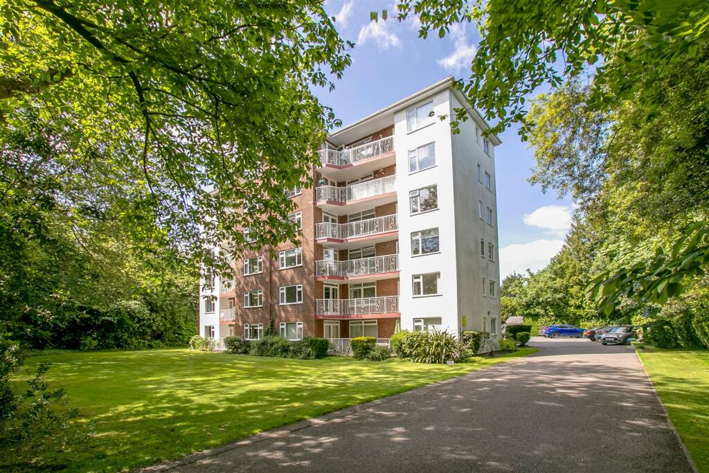 2 bedroom flat for sale in 45 Western Road, Branksome Park, Poole, BH13