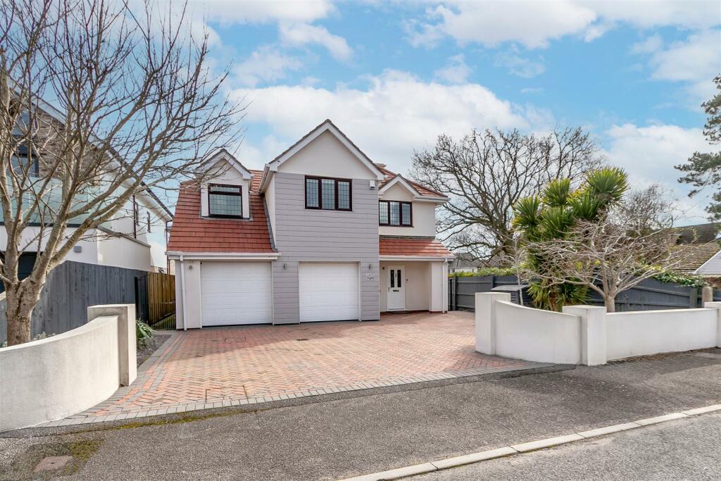 5 bedroom detached house for sale in Pearce Avenue, Poole, BH14