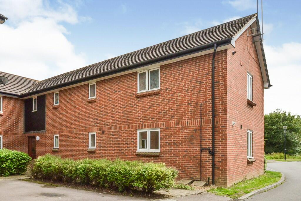 Main image of property: Finsbury Chase, Milton Keynes, Buckinghamshire, MK10