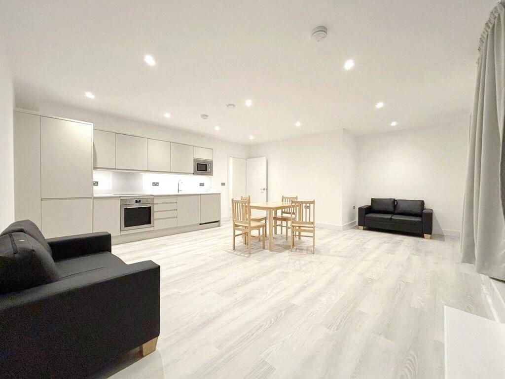 Main image of property: Farnborough Road, Farnborough, Surrey, GU14
