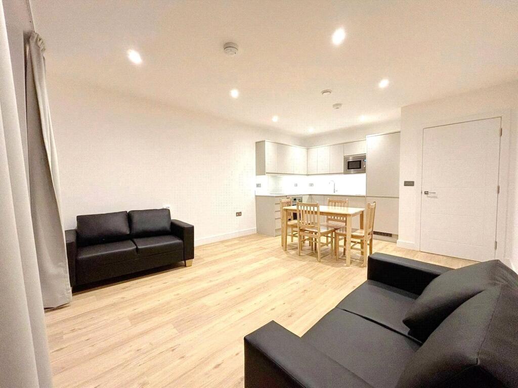 Main image of property: Farnborough Road, Farnborough, Surrey, GU14