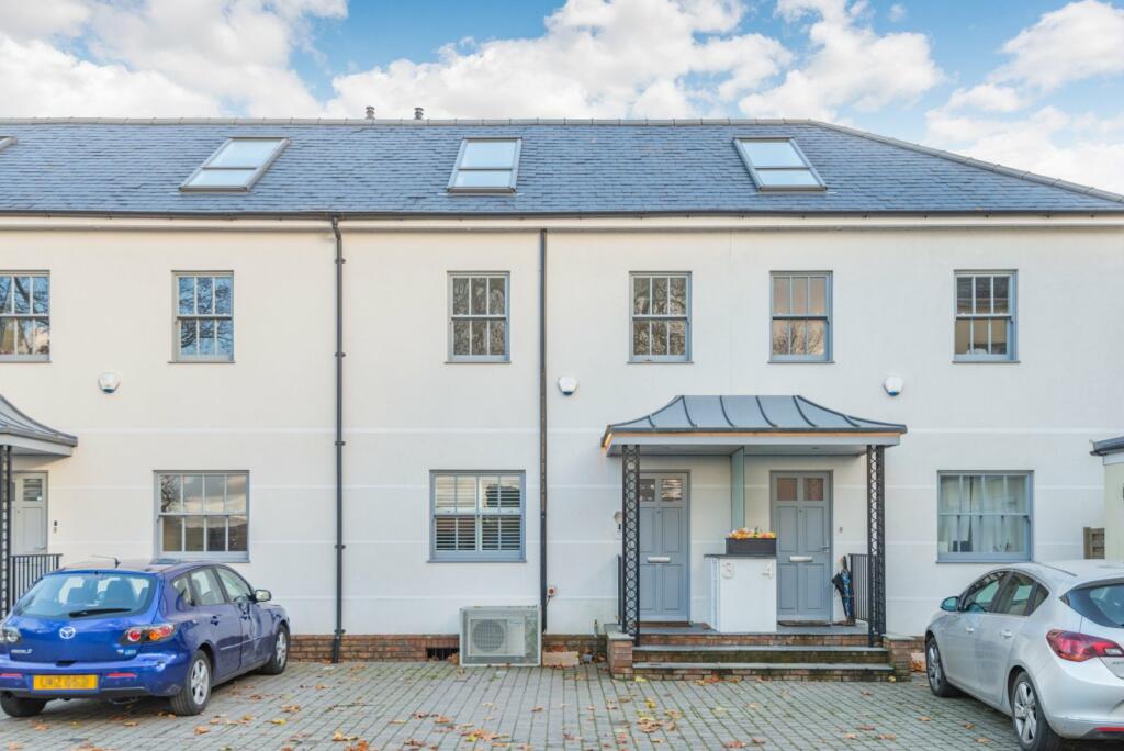 4 bedroom terraced house for sale in Datchet Road, Old Windsor, Windsor