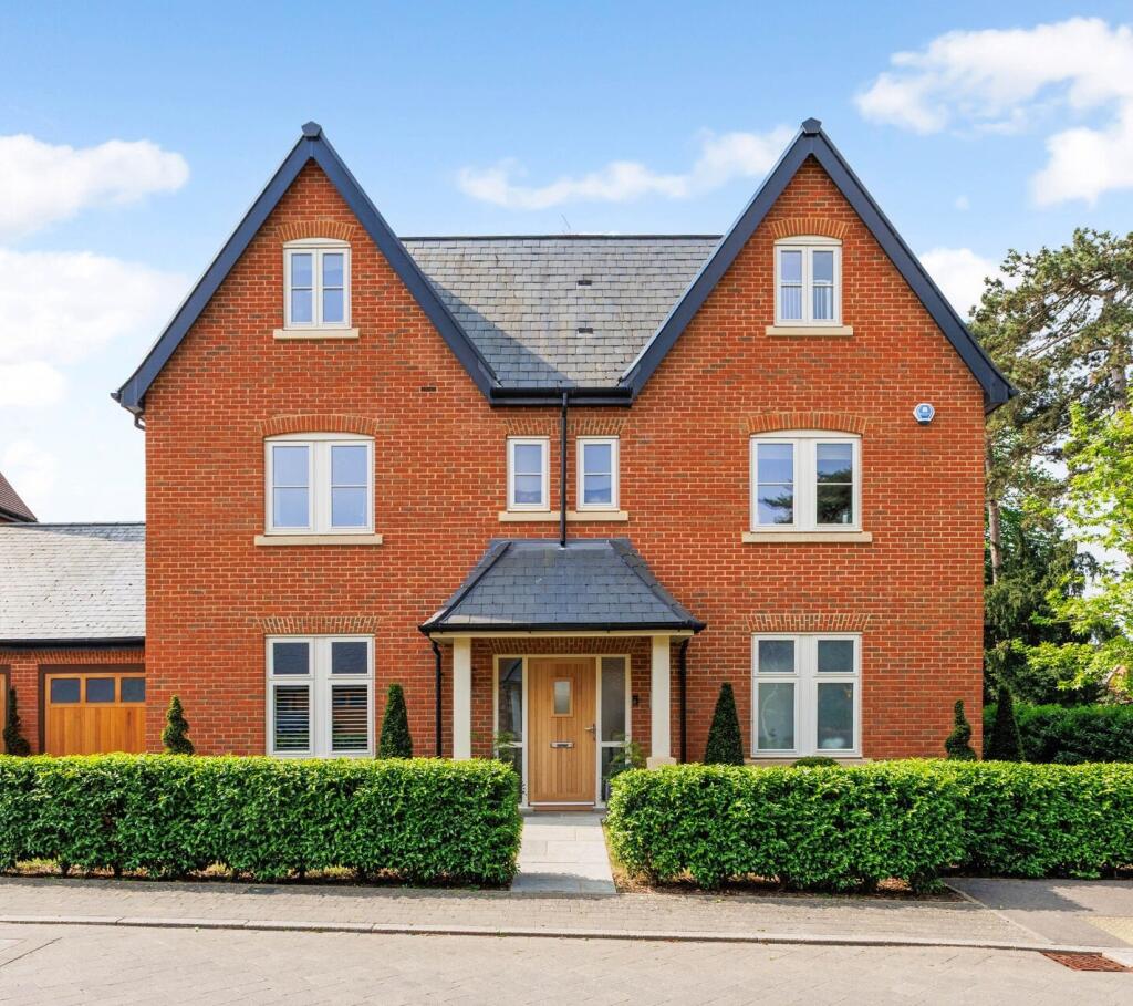 Main image of property: Laychequers Meadow, Taplow, Maidenhead, Berkshire