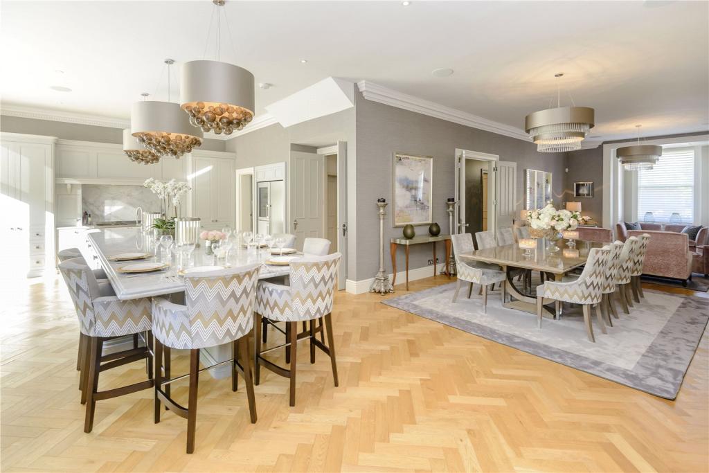 7 bedroom detached house for sale in Dorset Road, Windsor, Berkshire, SL4