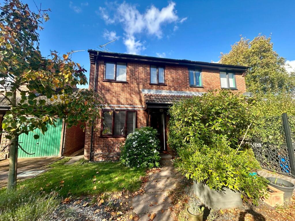 Main image of property: Swaledale Gardens, Fleet, Hampshire, GU51