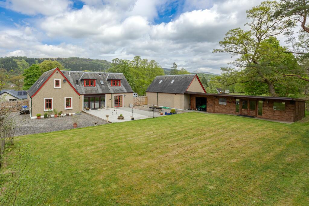 4 bedroom detached house for sale in Invertrossachs Road, Callander, FK17
