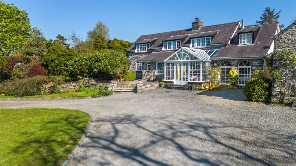Main image of property: Llys Hywel, Llanrhystud, Ceredigion