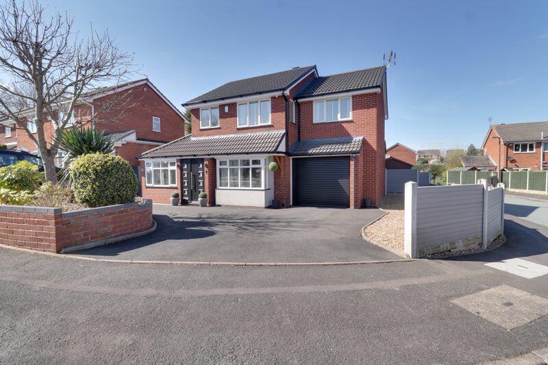 4 bedroom detached house for sale in Thistledown Drive, Heath Hayes