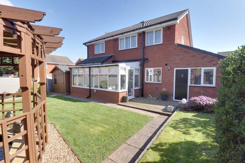 4 bedroom detached house for sale in Thistledown Drive, Heath Hayes
