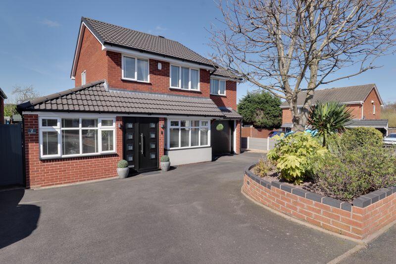 4 bedroom detached house for sale in Thistledown Drive, Heath Hayes