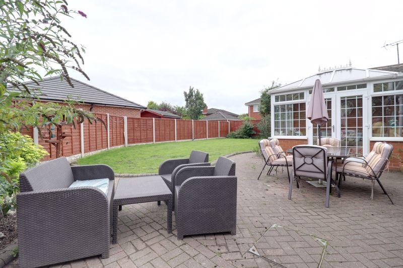 4 bedroom bungalow for sale in Haling Road, Penkridge, Stafford, ST19
