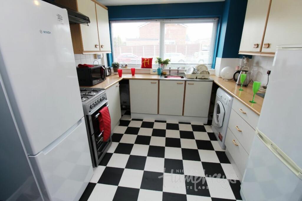 Additional property image - Westacre Gardens, Stechford B33 - 8-8 Viewings
