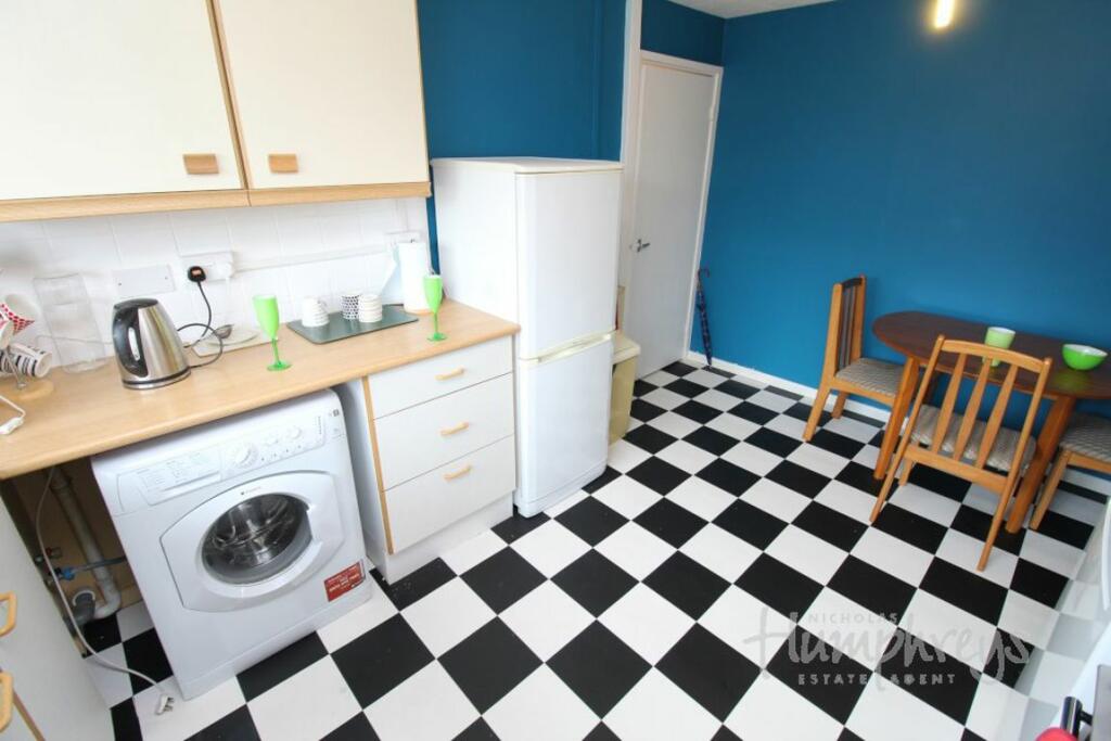 Additional property image - Westacre Gardens, Stechford B33 - 8-8 Viewings