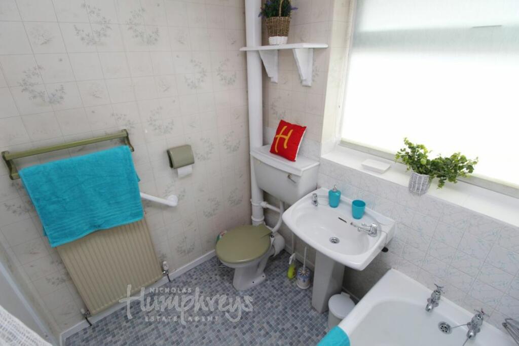 Additional property image - Westacre Gardens, Stechford B33 - 8-8 Viewings