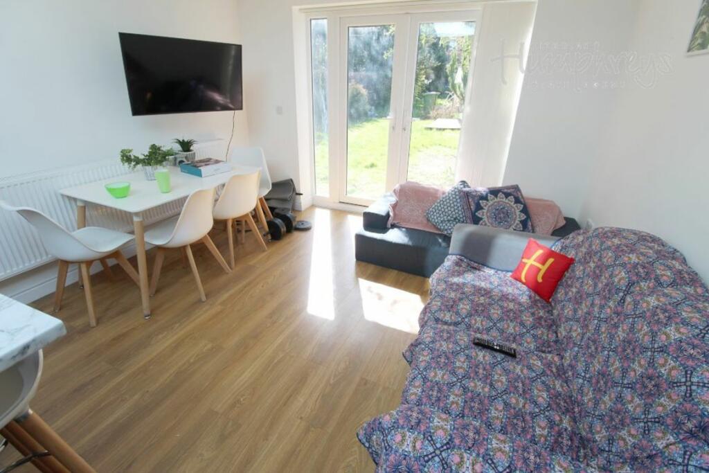 Additional property image - Stanton Road - VIEWINGS FROM 8am - 8pm