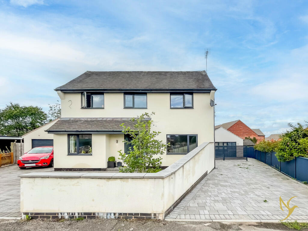 5 bedroom detached house for sale in 7 Perrycroft Close, Fernhill Heath