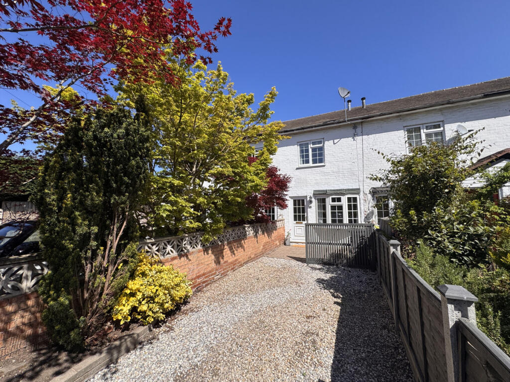 Main image of property: 7 Belmont Walk, Off Droitwich Road, Worcester, WR3 7HY