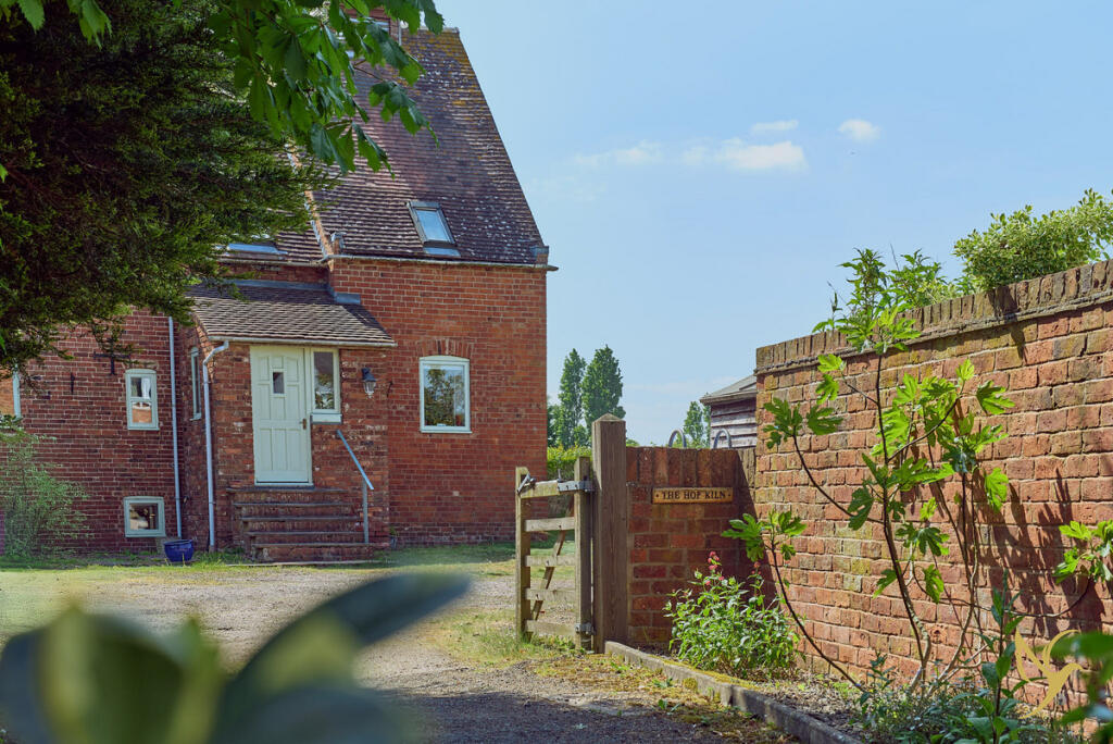 Main image of property: The Old Hop Kiln, Sherridge Road, Leigh Sinton, Malvern, Worcestershire, WR13 5DE