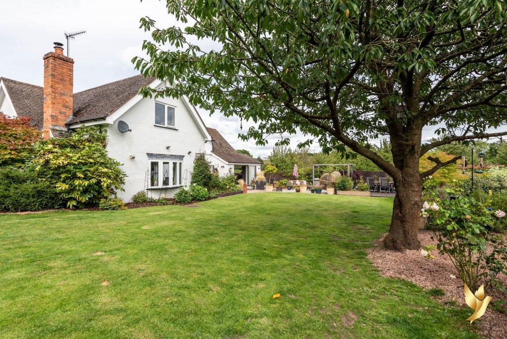 5 bedroom detached house for sale in Prickley Green Cottage, Prickley Green, Martley, 