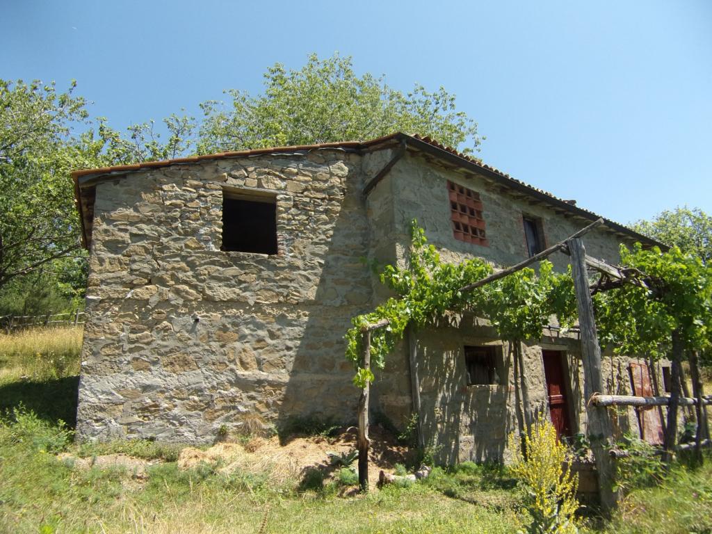 2 bedroom cottage for sale in Tuscany, Lucca, Barga, Italy