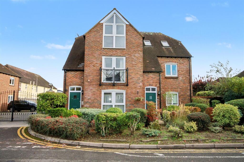 Main image of property: PARKERS LANE, ASHTEAD, KT21