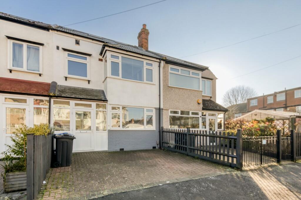 4 bedroom terraced house for sale in New Barns Avenue, Mitcham, CR4