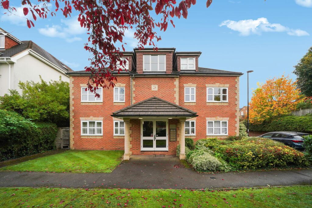 Main image of property: Hollycroft Close, South Croydon, CR2