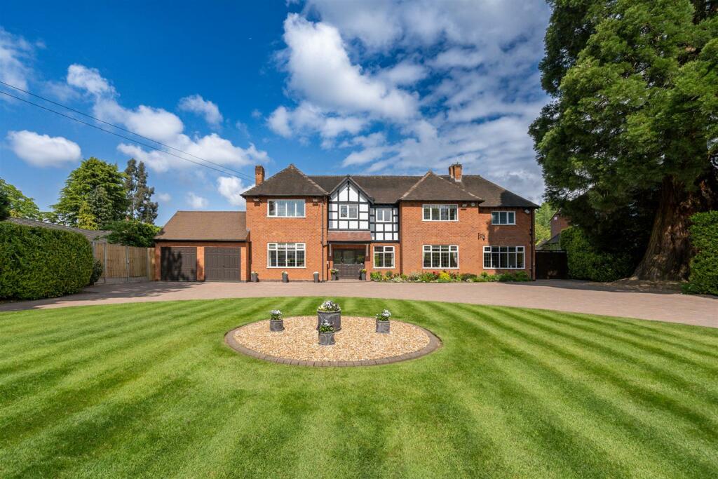 6 bedroom detached house for sale in Streetsbrook Road, Solihull, B91